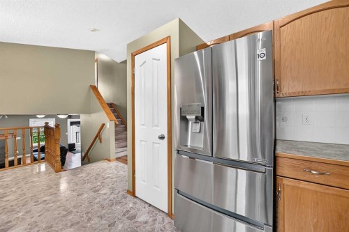 27 Erin Meadow Crescent Se, Calgary, AB - Indoor