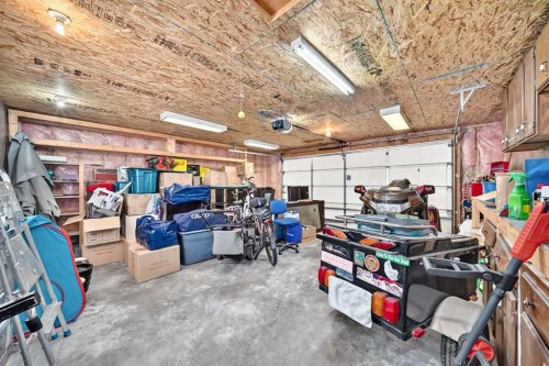 27 Erin Meadow Crescent Se, Calgary, AB - Indoor Photo Showing Garage