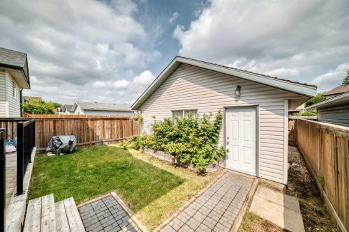 27 Erin Meadow Crescent Se, Calgary, AB - Outdoor With Deck Patio Veranda With Exterior