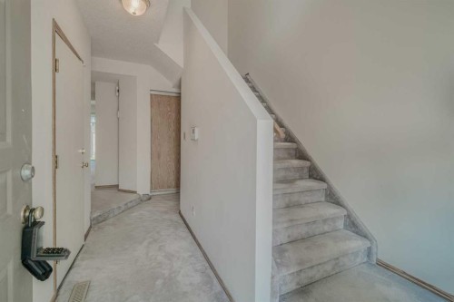 15 Harvest Glen Heights Ne, Calgary, AB - Indoor Photo Showing Other Room