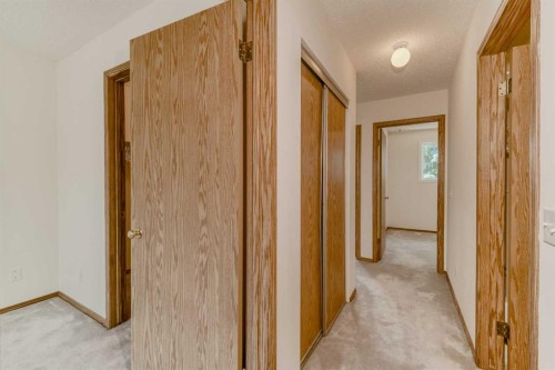 15 Harvest Glen Heights Ne, Calgary, AB - Indoor Photo Showing Other Room