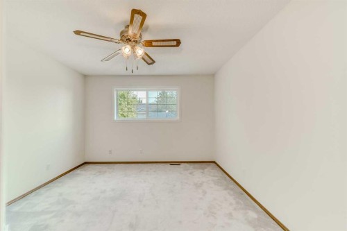 15 Harvest Glen Heights Ne, Calgary, AB - Indoor Photo Showing Other Room