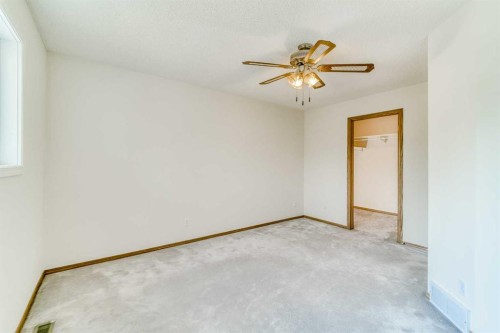 15 Harvest Glen Heights Ne, Calgary, AB - Indoor Photo Showing Other Room