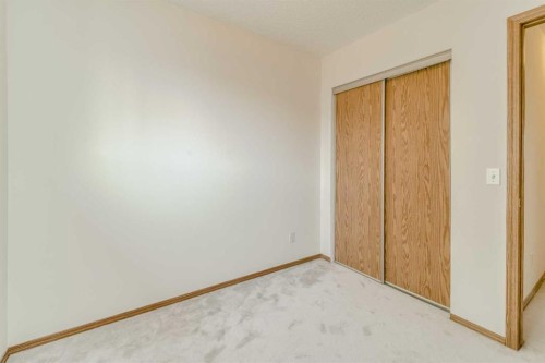 15 Harvest Glen Heights Ne, Calgary, AB - Indoor Photo Showing Other Room