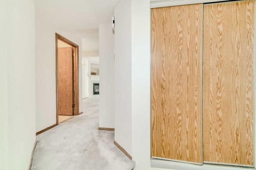 15 Harvest Glen Heights Ne, Calgary, AB - Indoor Photo Showing Other Room