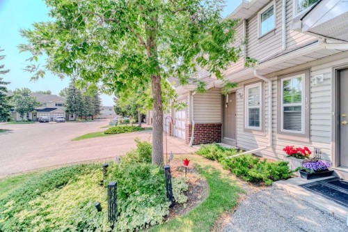 15 Harvest Glen Heights Ne, Calgary, AB - Outdoor