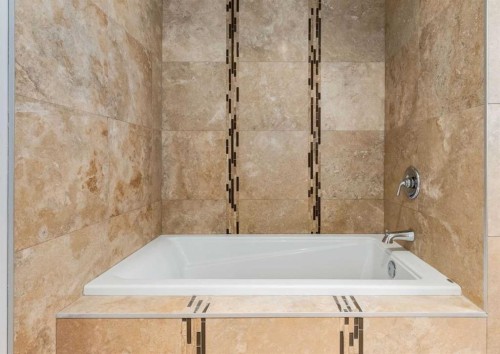 176 Mapleburn Drive Se, Calgary, AB - Indoor Photo Showing Bathroom