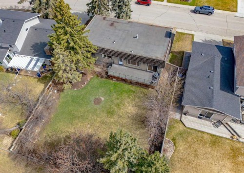 176 Mapleburn Drive Se, Calgary, AB - Outdoor