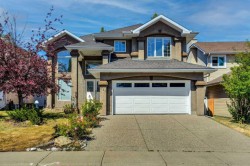 132 Evergreen Close NW Calgary, AB T2Y 2X8