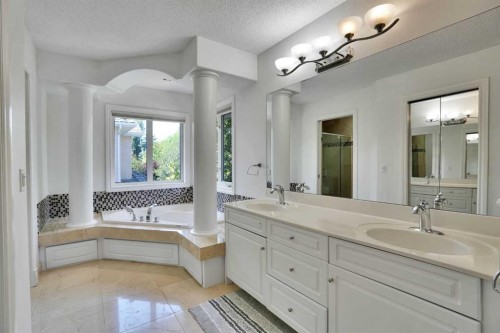 132 Evergreen Close Sw, Calgary, AB - Indoor Photo Showing Bathroom