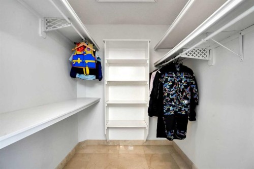 132 Evergreen Close Sw, Calgary, AB - Indoor With Storage