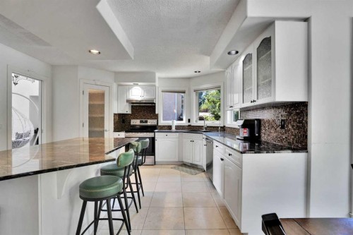 132 Evergreen Close Sw, Calgary, AB - Indoor