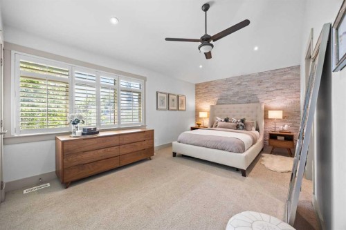 211 32 Avenue Nw, Calgary, AB - Indoor Photo Showing Bedroom