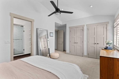 211 32 Avenue Nw, Calgary, AB - Indoor Photo Showing Bedroom