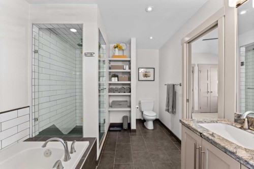 211 32 Avenue Nw, Calgary, AB - Indoor Photo Showing Bathroom