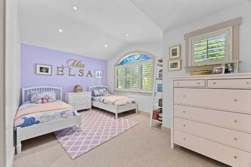 211 32 Avenue Nw, Calgary, AB - Indoor Photo Showing Bedroom