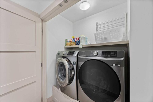 211 32 Avenue Nw, Calgary, AB - Indoor Photo Showing Laundry Room