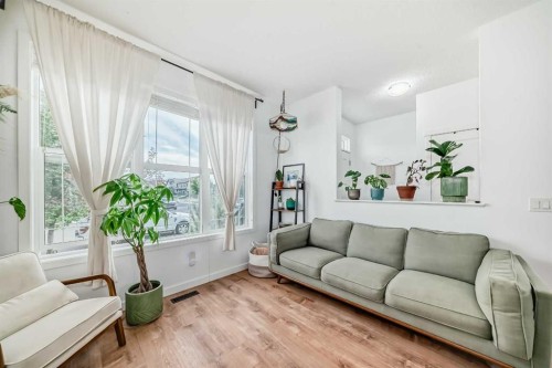 43 Masters Square Se, Calgary, AB - Indoor Photo Showing Living Room