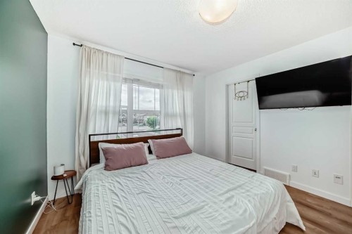 43 Masters Square Se, Calgary, AB - Indoor Photo Showing Bedroom