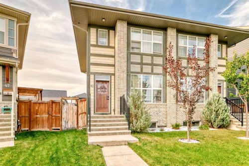 43 Masters Square Se, Calgary, AB - Outdoor With Facade