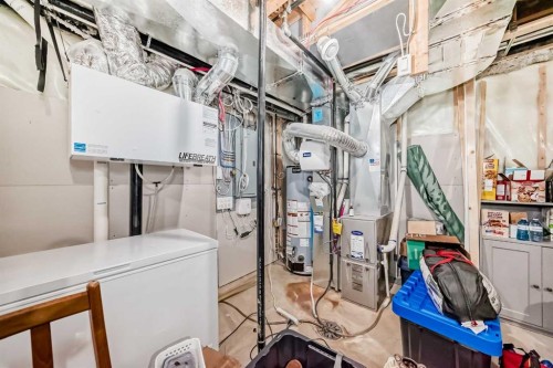 43 Masters Square Se, Calgary, AB - Indoor