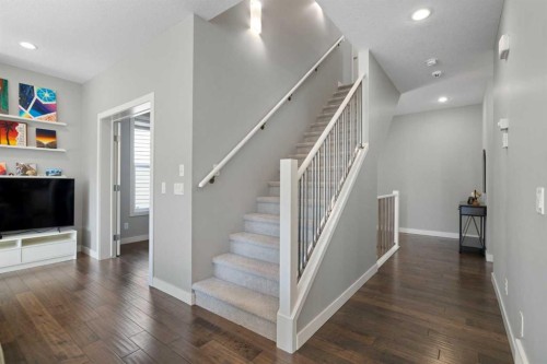 94 Masters Mews Se, Calgary, AB - Indoor Photo Showing Other Room