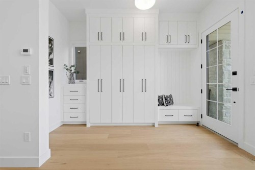 4507 17 Street Sw, Calgary, AB - Indoor Photo Showing Other Room