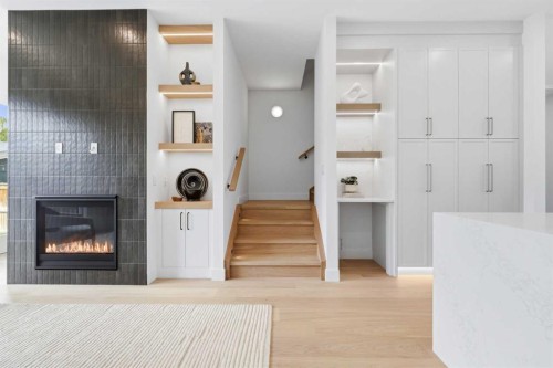 4507 17 Street Sw, Calgary, AB - Indoor With Fireplace