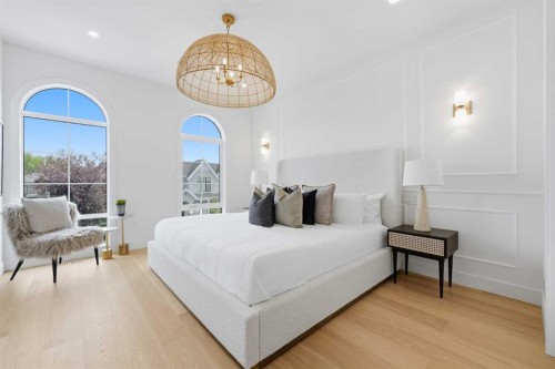 4507 17 Street Sw, Calgary, AB - Indoor Photo Showing Bedroom