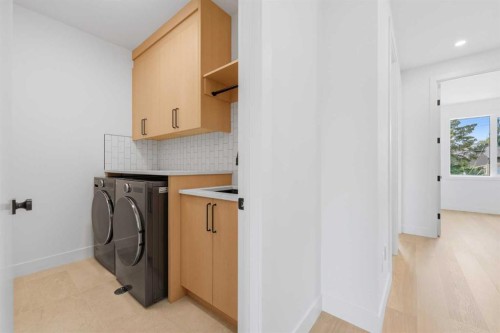 4507 17 Street Sw, Calgary, AB - Indoor Photo Showing Laundry Room