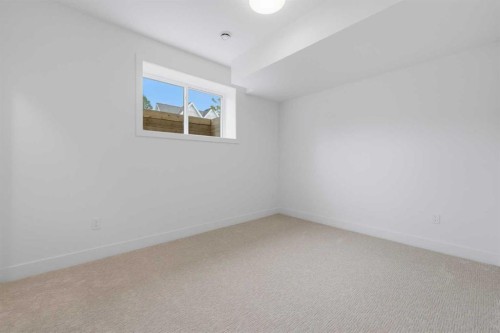 4507 17 Street Sw, Calgary, AB - Indoor Photo Showing Other Room