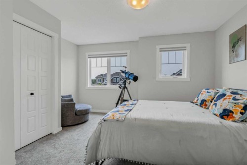 162 Chinook Gate Boulevard Sw, Airdrie, AB - Indoor Photo Showing Bedroom