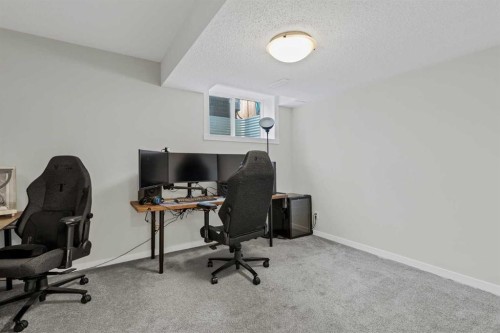 162 Chinook Gate Boulevard Sw, Airdrie, AB - Indoor Photo Showing Office