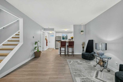 3046 32A Avenue Se, Calgary, AB - Indoor