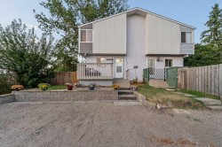 3046 32A Avenue SE Calgary, AB T2B 0J3