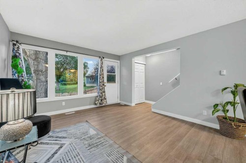 3046 32A Avenue Se, Calgary, AB - Indoor