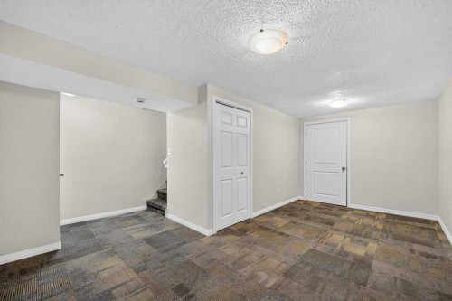 3046 32A Avenue Se, Calgary, AB - Indoor Photo Showing Other Room