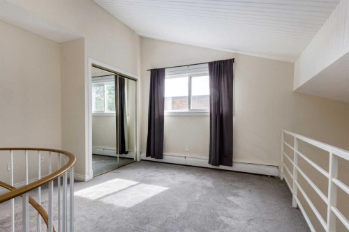 303-730 2 Avenue Nw, Calgary, AB - Indoor Photo Showing Other Room