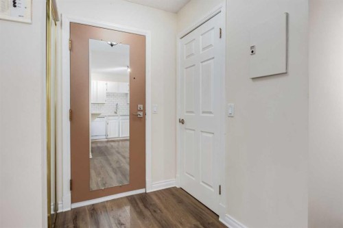 303-730 2 Avenue Nw, Calgary, AB - Indoor Photo Showing Other Room