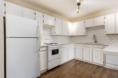 303-730 2 Avenue Nw, Calgary, AB - Indoor Photo Showing Kitchen