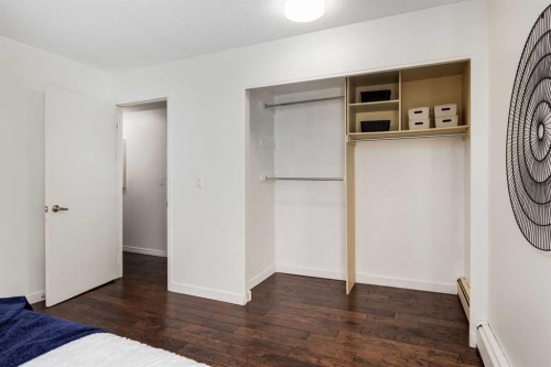3-906 4 Avenue Nw, Calgary, AB - Indoor Photo Showing Bedroom