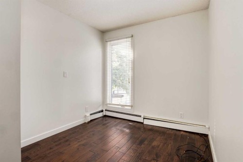 3-906 4 Avenue Nw, Calgary, AB - Indoor Photo Showing Other Room