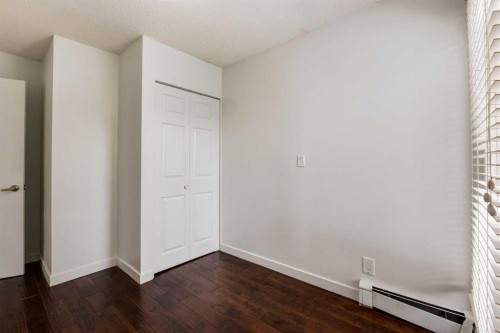 3-906 4 Avenue Nw, Calgary, AB - Indoor Photo Showing Other Room