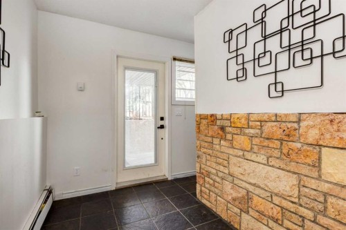 3-906 4 Avenue Nw, Calgary, AB - Indoor Photo Showing Other Room