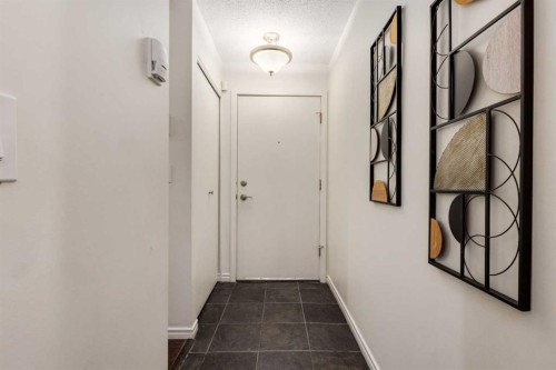 3-906 4 Avenue Nw, Calgary, AB - Indoor Photo Showing Other Room