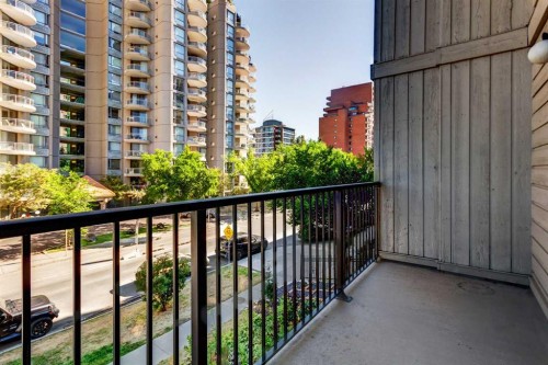 20-821 3 Avenue Sw, Calgary, AB - Outdoor With Balcony