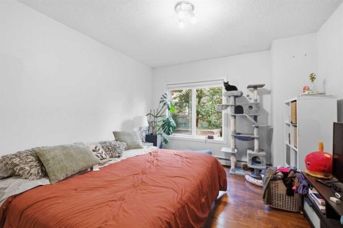 108-114 15 Avenue Sw, Calgary, AB - Indoor Photo Showing Bedroom