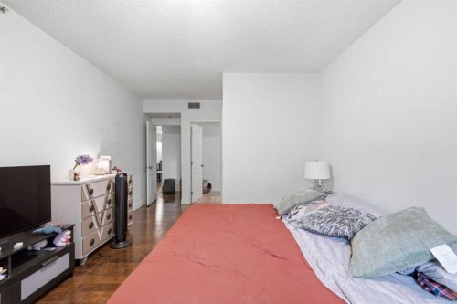 108-114 15 Avenue Sw, Calgary, AB - Indoor Photo Showing Bedroom