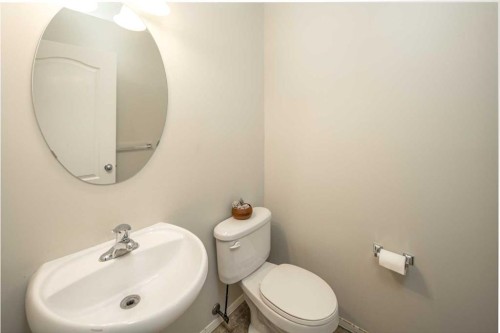 96 Panamount Manor Nw, Calgary, AB - Indoor Photo Showing Bathroom