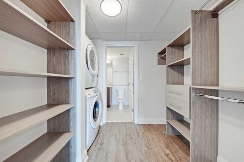 2205-930 6 Avenue Sw, Calgary, AB - Indoor Photo Showing Laundry Room